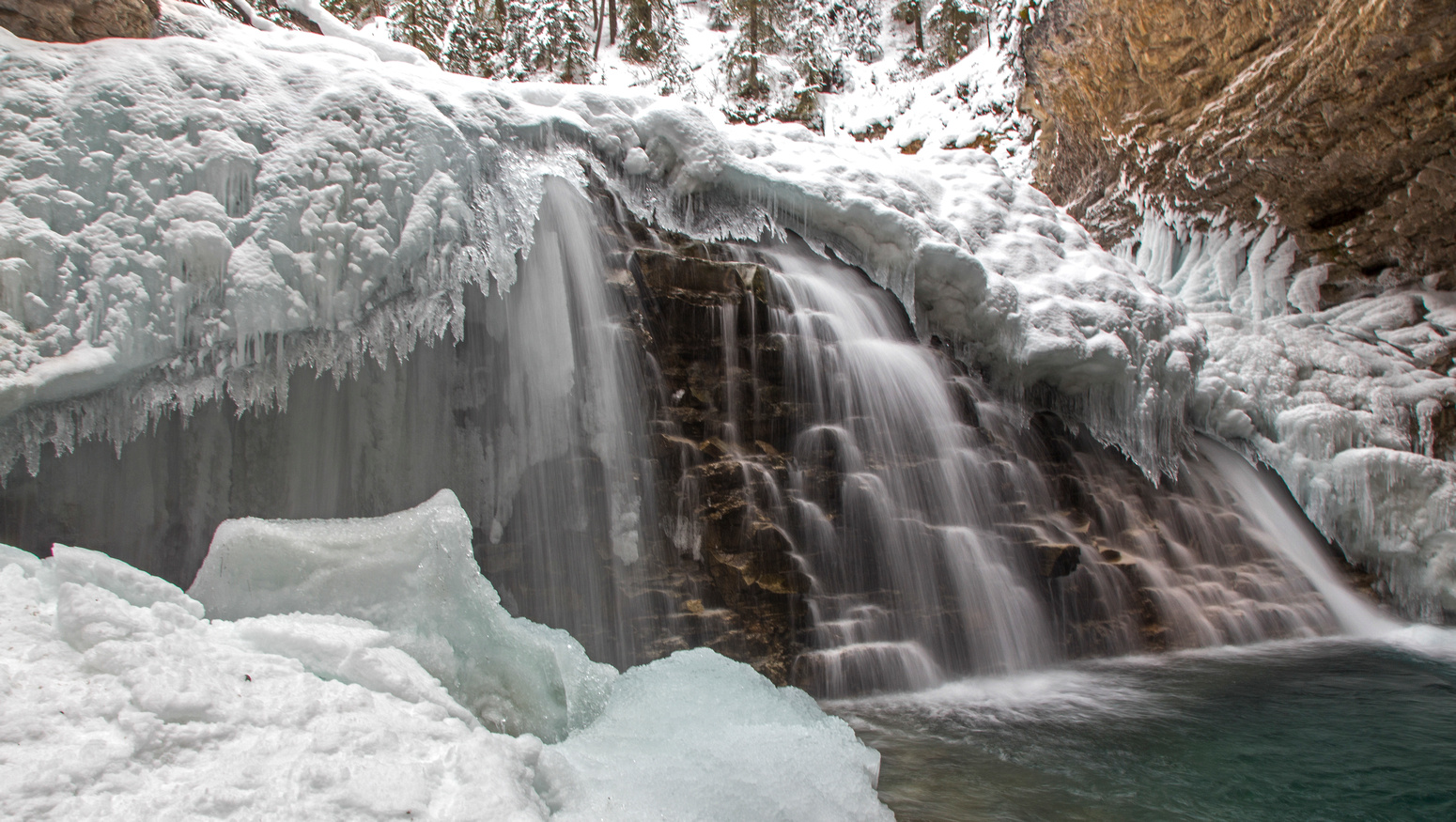 Upper Falls and most photogenic part of Johnston Canyon