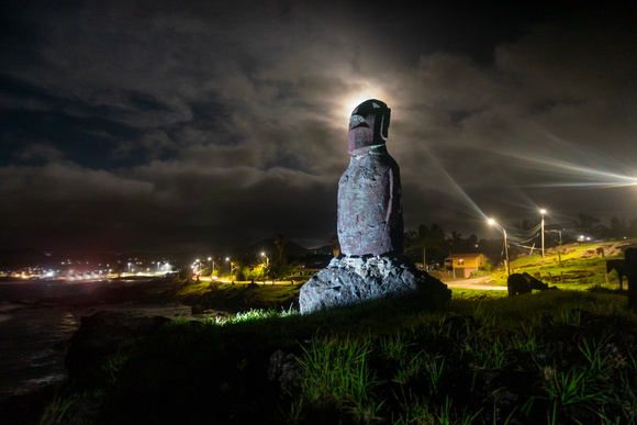 Moai Night